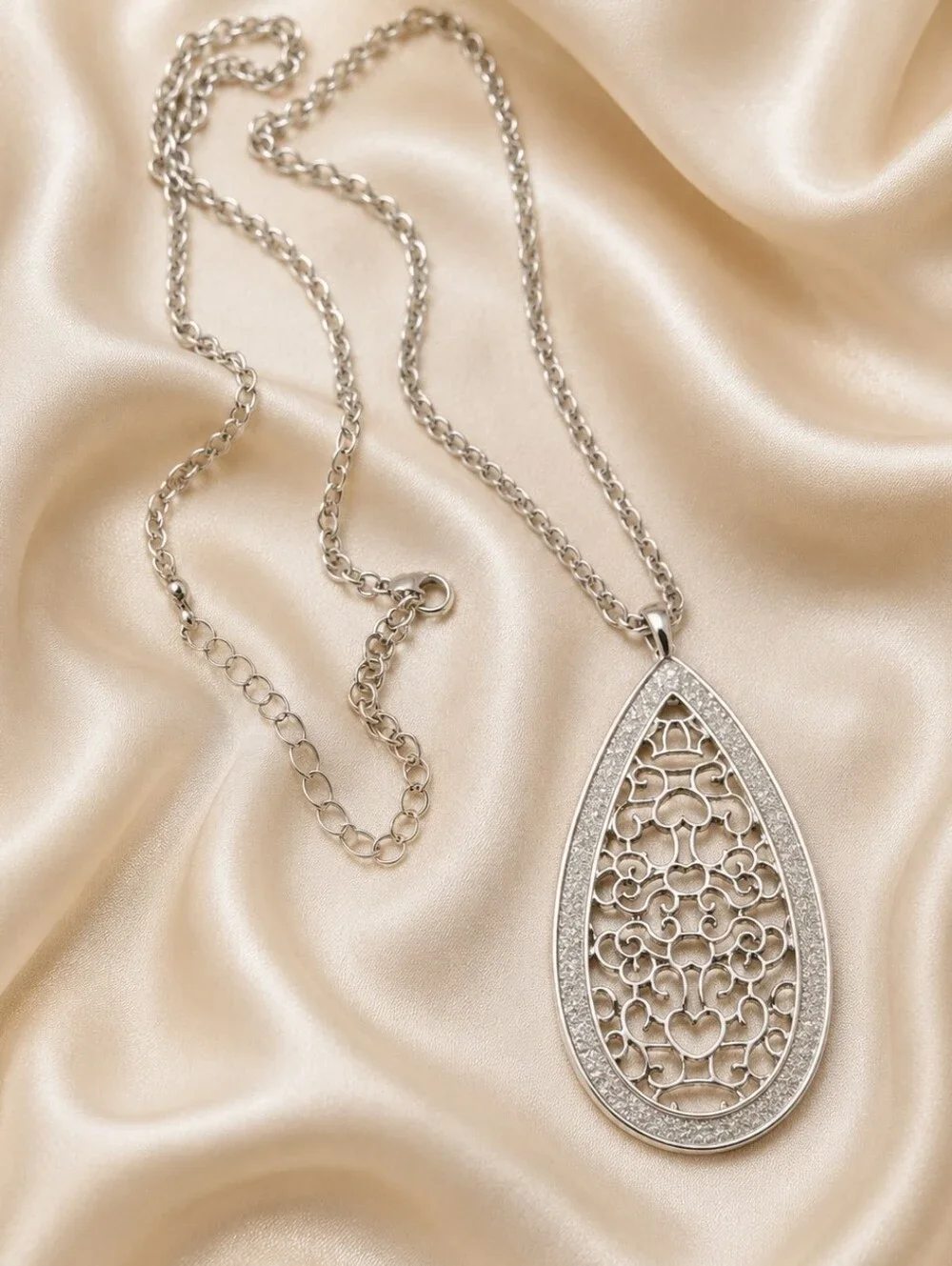 Silver Filigree Teardrop Pendant Necklace - Picture 3 of 4